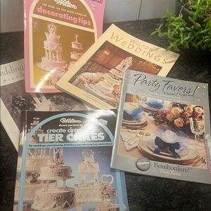Wilton cake decorating books. Set of 5. Excellent vintage condition.